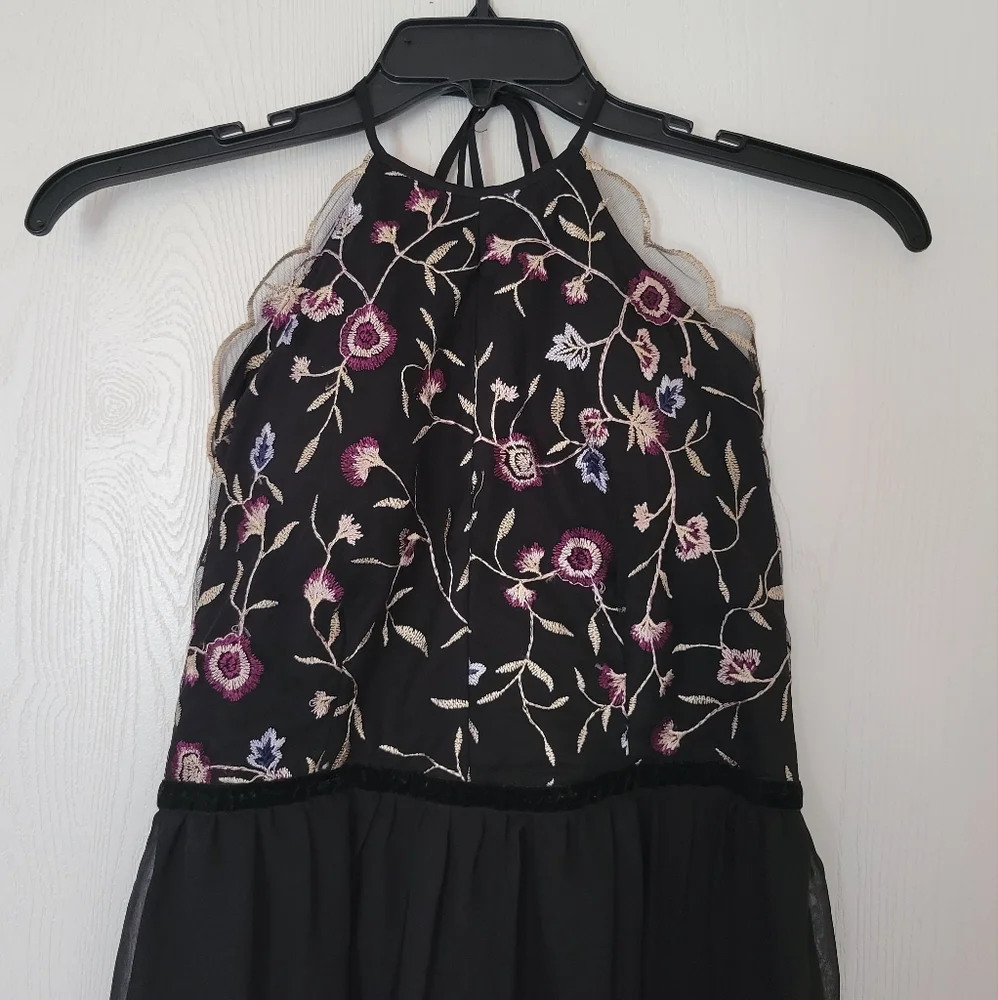 Francesca's floral halter dress - Picture 6 of 11